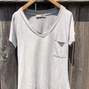 lightweight v-neck with pocket